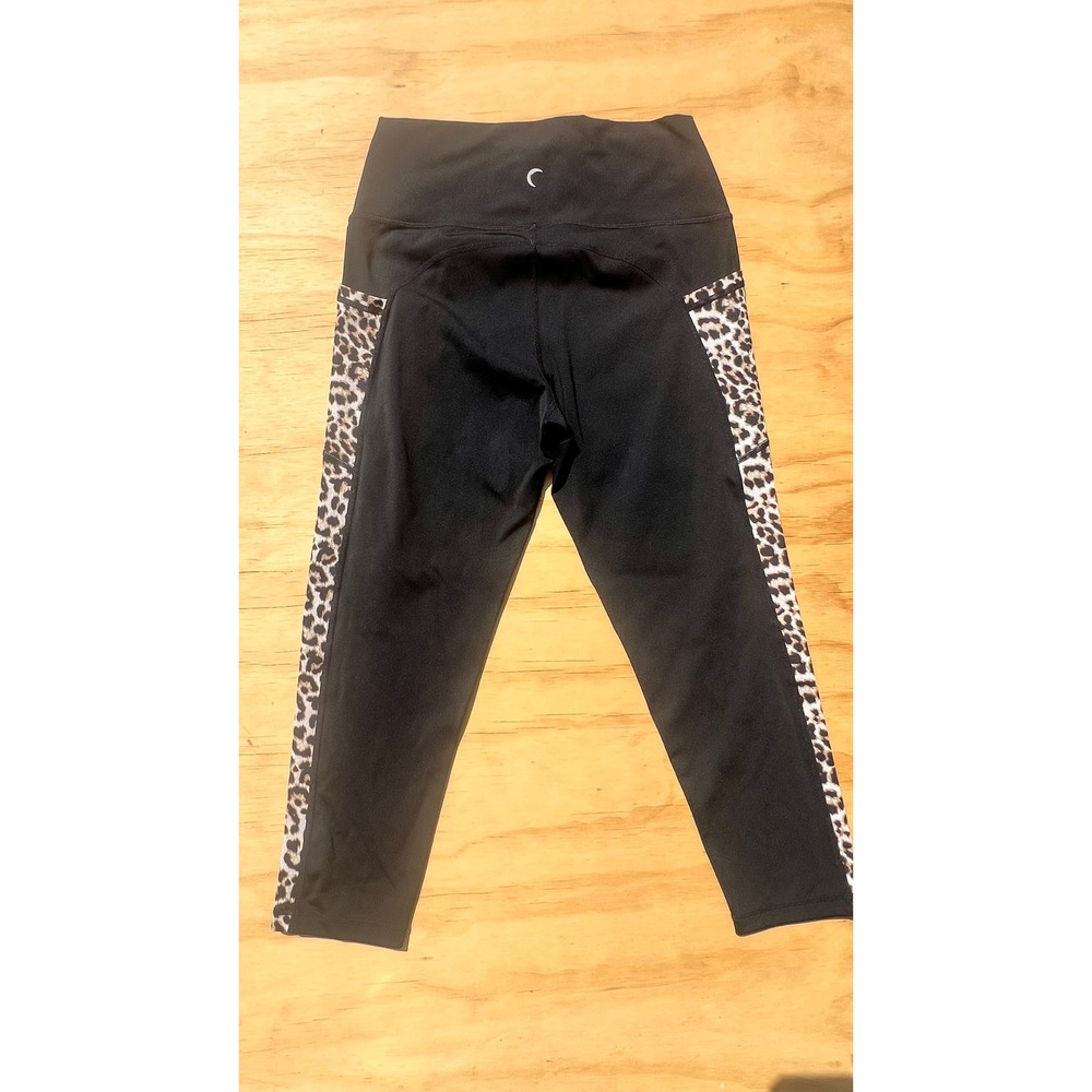 Zyia Active Black Leopard Print Side Pocket Leggings Capri High Waist Size 8-10 - Picture 3 of 5